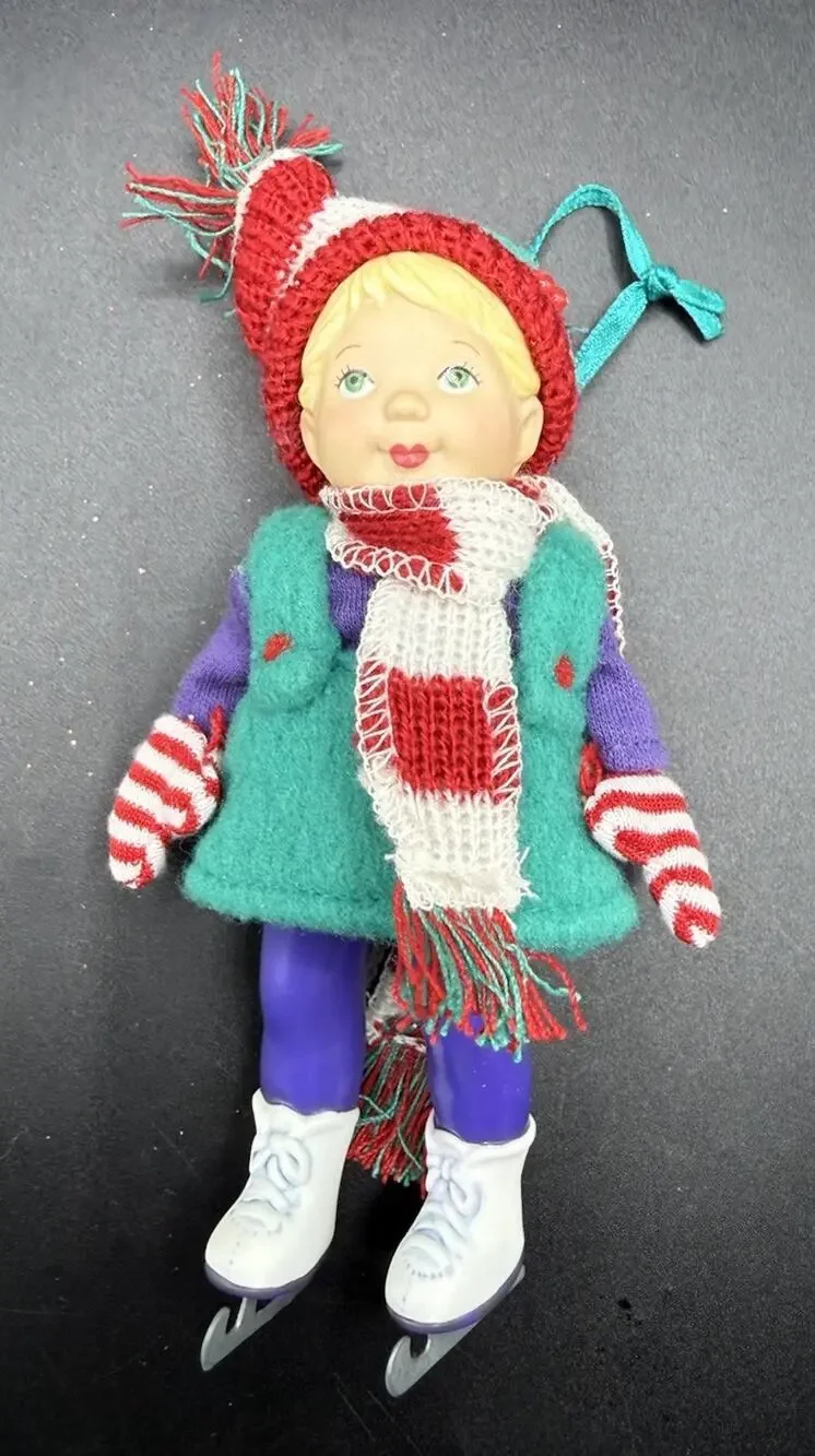 Hallmark Mistletoe Miss Ice Skating Christmas Ornament 2002 Blonde No Box Lo16